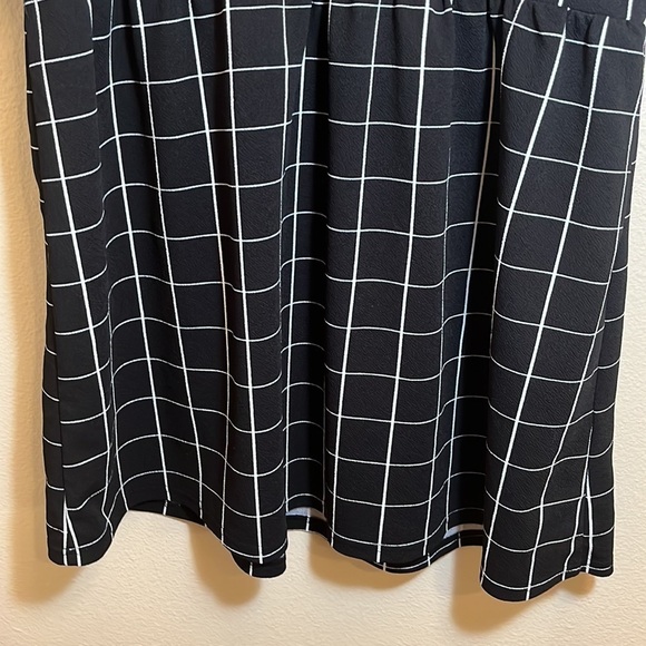 Shein Curve Plus Size Mini Short Sleeve Dress - Picture 6 of 13